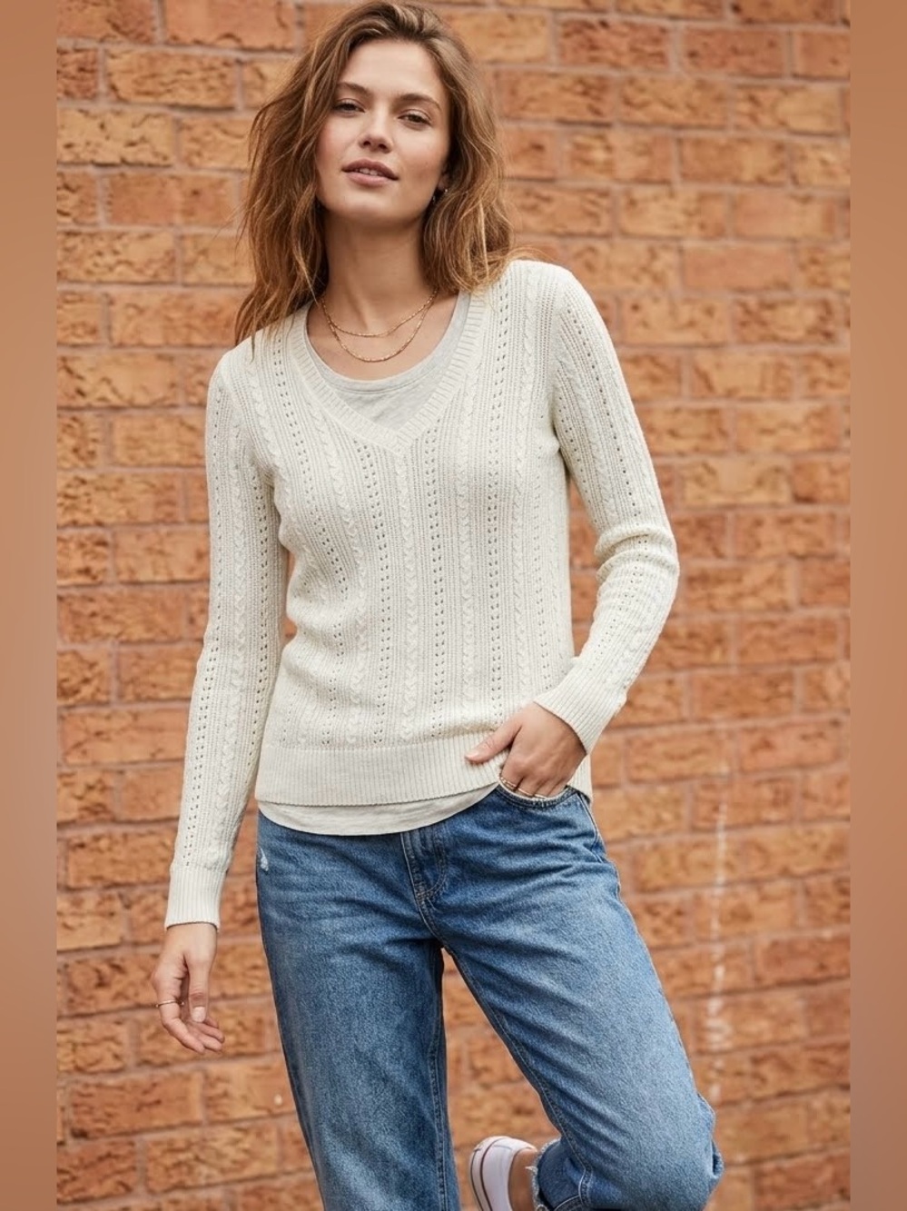 🌿10/$25 • Banana Republic Ivory Shimmery V-Neck Knit Sweater